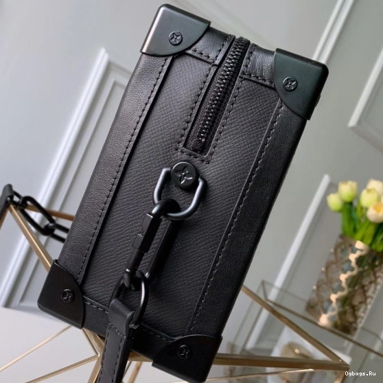 Vuitton Louis SOFT TRUNK 0327